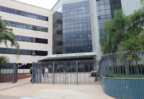 Supermercado é condenado a pagar pensão e indenização por queda Imagem notícia Supermercado é condenado a pagar pensão e indenização por queda de cliente