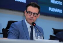 Vereador André Salineiro apresenta projeto para proibir livros com conteúdo erótico nas escolas – Câmara Municipal de Campo Grande Vereador André Salineiro apresenta projeto para proibir livros com conteúdo erótico nas escolas - Câmara Municipal de Campo Grande