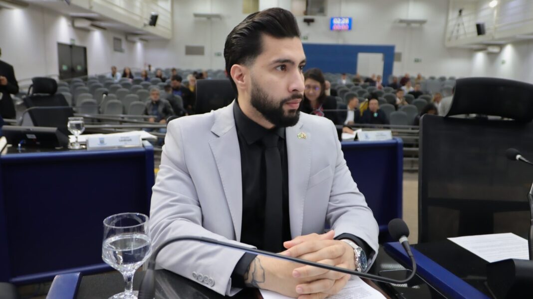 Vereador Fábio Rocha apresenta Projeto de Lei que garante pontos de apoio para motoristas de aplicativo - Câmara Municipal de Campo Grande