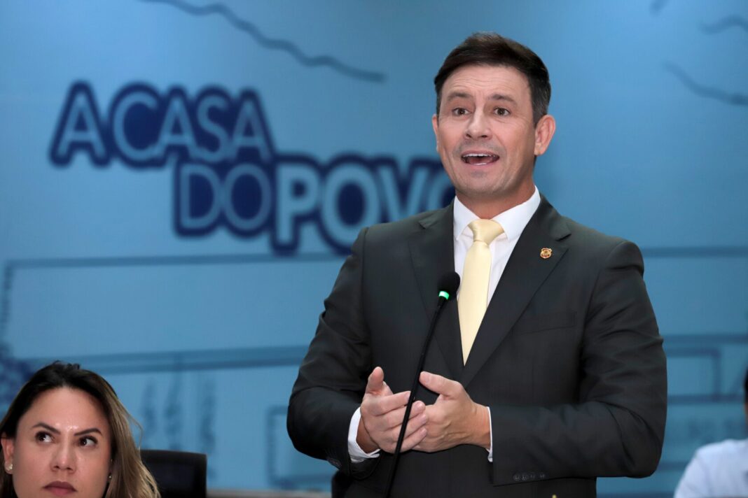 Vereador Salineiro reapresenta projeto que prevê recompensa em dinheiro para quem denunciar corrupção na prefeitura - Câmara Municipal de Campo Grande