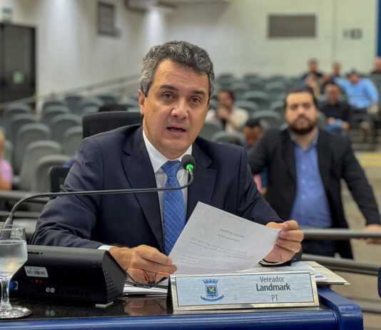 Lei do orçamento de Campo Grande é sancionada com 37 emendas do vereador Landmark – Câmara Municipal de Campo Grande Lei do orçamento de Campo Grande é sancionada com 37 emendas do vereador Landmark - Câmara Municipal de Campo Grande