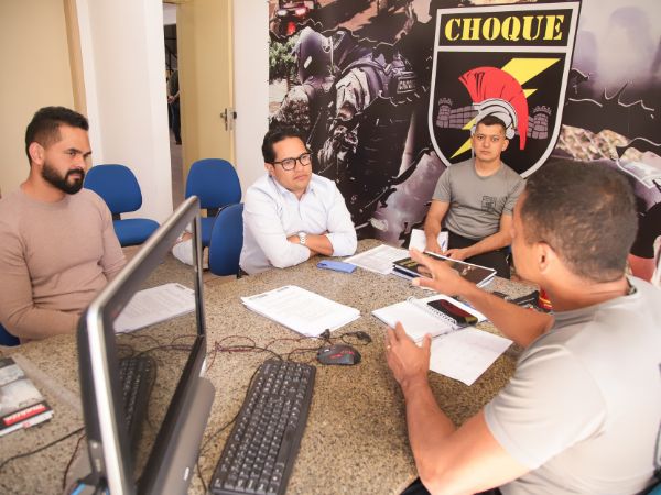 Presidente Papy visita comandante do Choque para debater melhorias na Presidente Papy visita comandante do Choque para debater melhorias na segurança da Capital - Câmara Municipal de Campo Grande