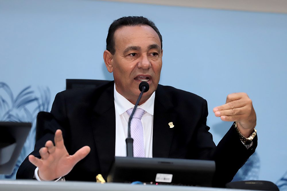 Vereador Carlão faz balanço positivo do 1º semestre legislativo da Vereador Carlão faz balanço positivo do 1º semestre legislativo da Câmara e cobra do Executivo um novo cemitério público - Câmara Municipal de Campo Grande