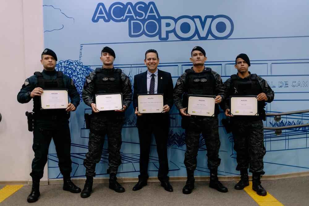 Vereador Clodoilson Pires entrega Moção de Congratulação ao Batalhão de Vereador Clodoilson Pires entrega Moção de Congratulação ao Batalhão de Choque por ação heroica na BR-267 - Câmara Municipal de Campo Grande