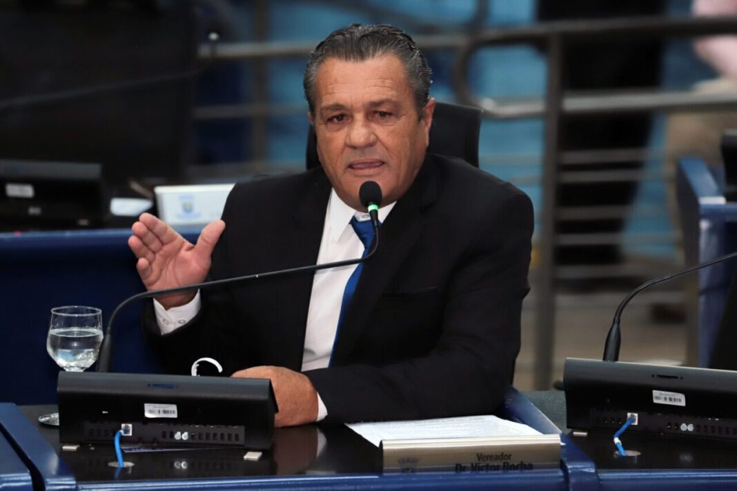 Vereador Delei solicita término da limpeza no entorno do córrego entre Vereador Delei solicita término da limpeza no entorno do córrego entre os bairros Marcos Roberto e Guanandi - Câmara Municipal de Campo Grande