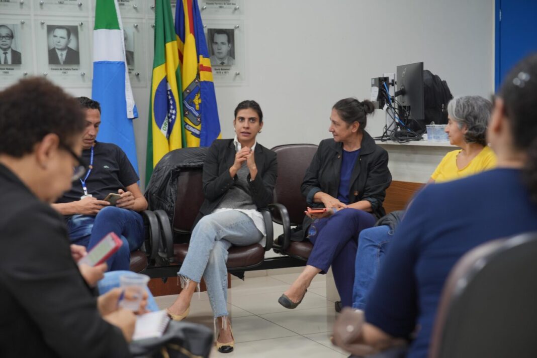 Vereadora Luiza se reúne com profissionais para discutir a precarização da assistência social em Campo Grande - Câmara Municipal de Campo Grande