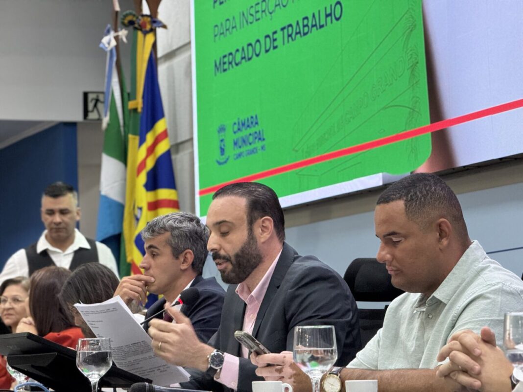 Após audiência pública, Professor Juari propõe reserva de vagas do PRIMT a mães atípicas - Câmara Municipal de Campo Grande