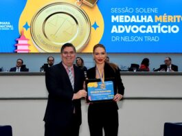 Dr. Victor Rocha homenageia a advogada Nayra Martins Vilalba de Oliveira com a Medalha Legislativa do Mérito Advocatício Doutor Nelson Trad – Câmara Municipal de Campo Grande Dr. Victor Rocha homenageia a advogada Nayra Martins Vilalba de Oliveira com a Medalha Legislativa do Mérito Advocatício Doutor Nelson Trad - Câmara Municipal de Campo Grande