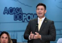 Salineiro propõe ponto de apoio a motoentregadores e cobra reforma da Praça dos Imigrantes – Câmara Municipal de Campo Grande Salineiro propõe ponto de apoio a motoentregadores e cobra reforma da Praça dos Imigrantes - Câmara Municipal de Campo Grande