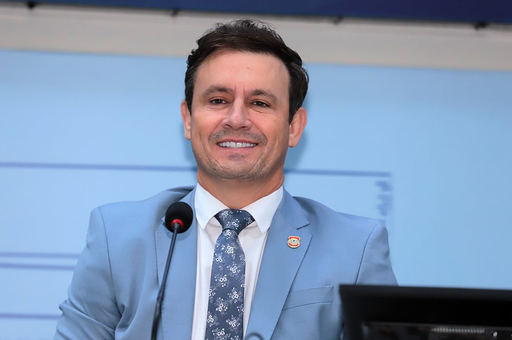 Sancionada lei do vereador Salineiro para zerar gasto de dinheiro Sancionada lei do vereador Salineiro para zerar gasto de dinheiro público em decoração de Natal - Câmara Municipal de Campo Grande