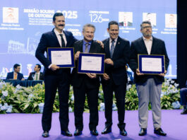 Vereador Clodoilson Pires homenageia médicos que marcaram sua vida em Sessão Solene pelos 126 anos de Campo Grande – Câmara Municipal de Campo Grande Vereador Clodoilson Pires homenageia médicos que marcaram sua vida em Sessão Solene pelos 126 anos de Campo Grande - Câmara Municipal de Campo Grande