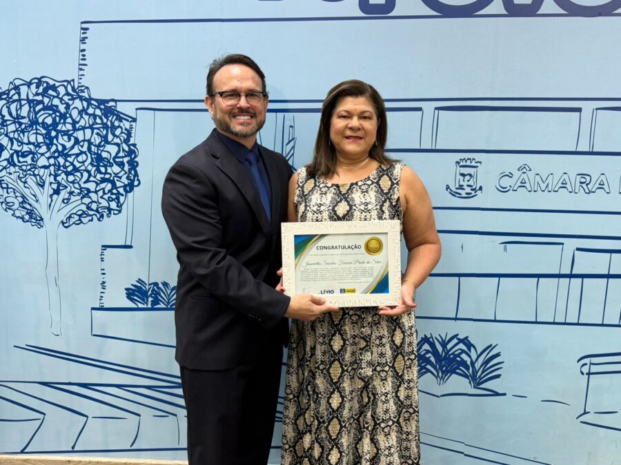 Vereador Dr. Lívio homenageia diretora do IALF por sua contribuição Vereador Dr. Lívio homenageia diretora do IALF por sua contribuição à Perícia Criminal de Mato Grosso do Sul - Câmara Municipal de Campo Grande