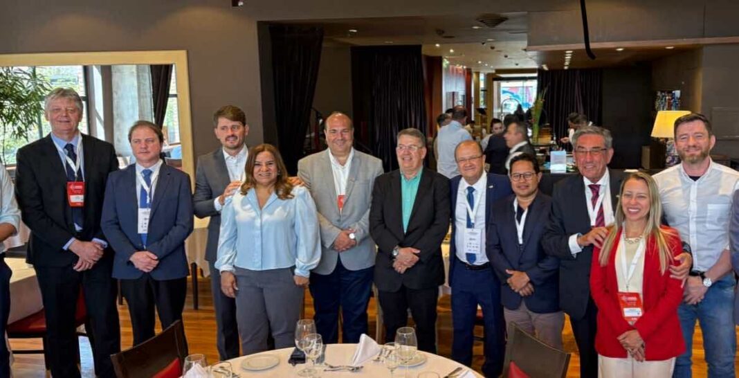 Após quatro dias de expedição conhecendo realidades, Papy e Maicon iniciam participação em Fórum da Rota Bioceânica - Câmara Municipal de Campo Grande