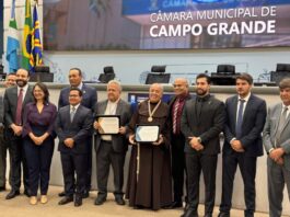Ronilço Guerreiro entrega honrarias a Dom Dimas e Frei Moacyr durante sessão da Câmara Municipal – Câmara Municipal de Campo Grande Ronilço Guerreiro entrega honrarias a Dom Dimas e Frei Moacyr durante sessão da Câmara Municipal - Câmara Municipal de Campo Grande