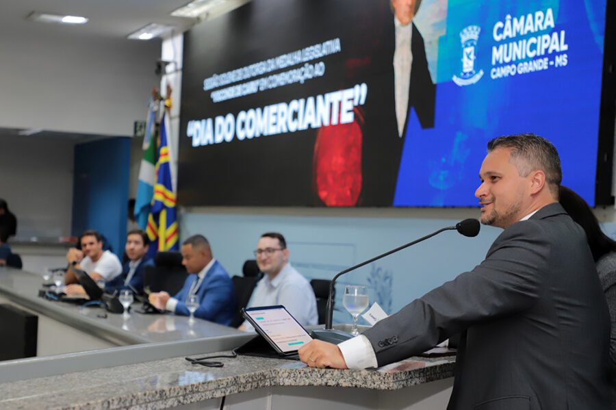 Trabalho de comerciantes é reconhecido pelos vereadores em Sessão Solene Trabalho de comerciantes é reconhecido pelos vereadores em Sessão Solene - Câmara Municipal de Campo Grande