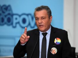 Vereador Delei Pinheiro vota a favor da criação do Conselho Municipal dos Direitos das Pessoas LGBTQIA+ – Câmara Municipal de Campo Grande Vereador Delei Pinheiro vota a favor da criação do Conselho Municipal dos Direitos das Pessoas LGBTQIA+ - Câmara Municipal de Campo Grande