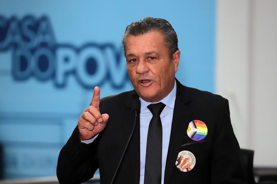 Vereador Delei solicita força-tarefa para limpeza de bueiros nas sete Vereador Delei solicita força-tarefa para limpeza de bueiros nas sete regiões de Campo Grande - Câmara Municipal de Campo Grande