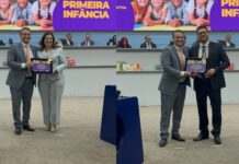 Vereador Leinha participa de Sessão Solene e entrega Medalha “Amigos da Primeira Infância” – Câmara Municipal de Campo Grande Vereador Leinha participa de Sessão Solene e entrega Medalha “Amigos da Primeira Infância” - Câmara Municipal de Campo Grande