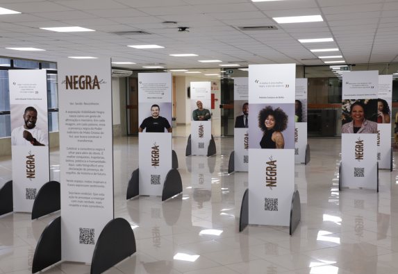Exposição fotográfica “Visibilidadesâ€� celebra presença negra no Judiciário sul-mato-grossense Imagem notícia Exposição fotográfica “Visibilidades” celebra presença negra no Judiciário sul-mato-grossense