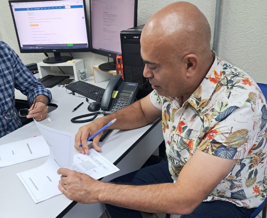 Ronilço Guerreiro faz vistoria e pede agilidade na instalação de Ronilço Guerreiro faz vistoria e pede agilidade na instalação de ar-condicionado na UPA Coronel Antonino - Câmara Municipal de Campo Grande