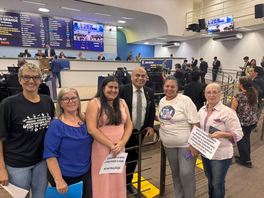 Ronilço Guerreiro vota a favor de projeto de manejo populacional Ronilço Guerreiro vota a favor de projeto de manejo populacional de cães e gatos na Capital - Câmara Municipal de Campo Grande