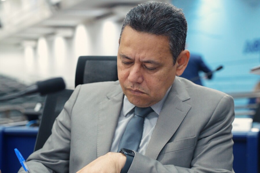 Vereador Clodoilson Pires solicita manutenção de boca de lobo e Vereador Clodoilson Pires solicita manutenção de boca de lobo e tapa-buracos após pedidos de moradores - Câmara Municipal de Campo Grande