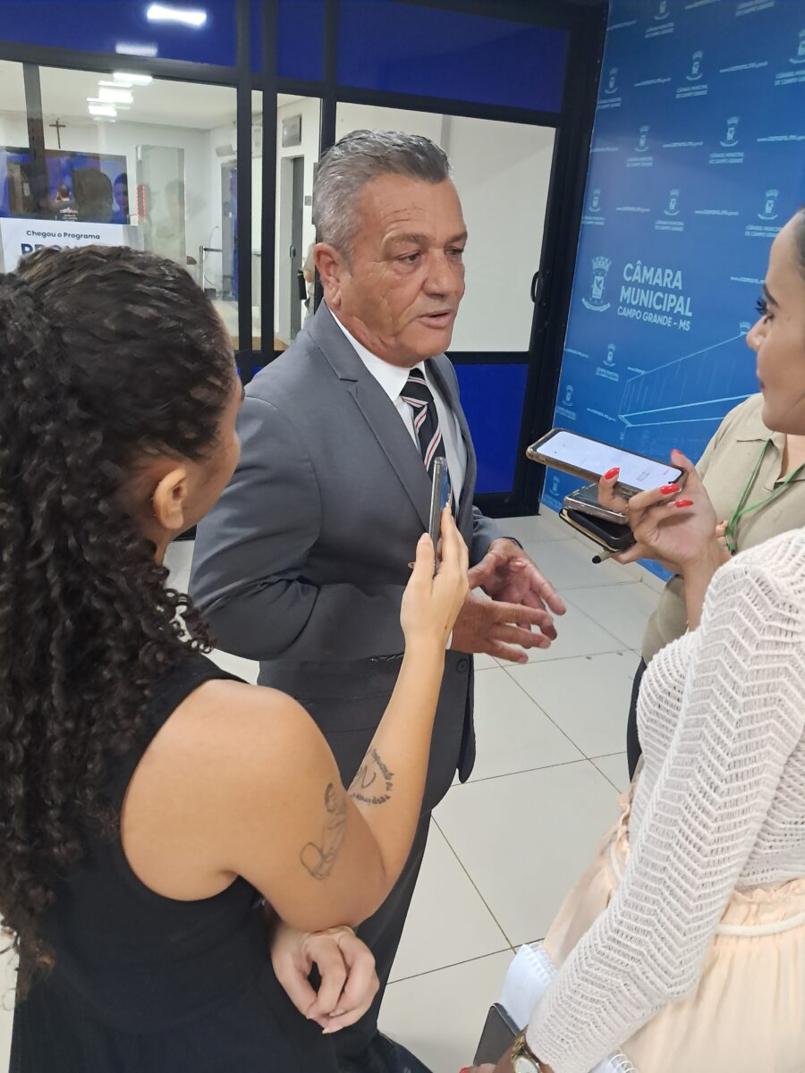 Vereador Delei Pinheiro reivindica limpeza urgente nas ruas do Bairro Vereador Delei Pinheiro reivindica limpeza urgente nas ruas do Bairro Guanandi - Câmara Municipal de Campo Grande