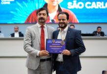 Vereador Flávio Cabo Almi homenageia Markito Perez com a Medalha Legislativa São Carlo Acutis na Câmara Municipal de Campo Grande – Câmara Municipal de Campo Grande Vereador Flávio Cabo Almi homenageia Markito Perez com a Medalha Legislativa São Carlo Acutis na Câmara Municipal de Campo Grande - Câmara Municipal de Campo Grande