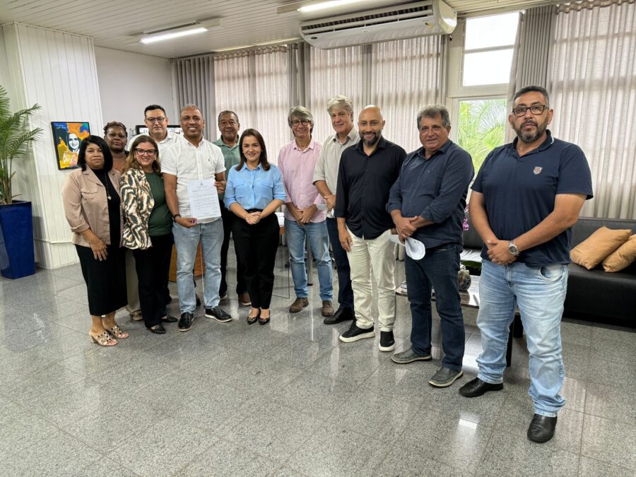 Vereador Júnior Coringa apresenta demandas prioritárias para as Moreninhas em Vereador Júnior Coringa apresenta demandas prioritárias para as Moreninhas em comemoração aos 44 anos da região - Câmara Municipal de Campo Grande