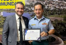 Vereador Leinha entrega Moção de Congratulação ao Coronel Claudemir de Melo Domingos Braz – Câmara Municipal de Campo Grande Vereador Leinha entrega Moção de Congratulação ao Coronel Claudemir de Melo Domingos Braz - Câmara Municipal de Campo Grande