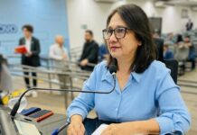 Vereadora Luiza protocola requerimento e cobra da prefeita Adriane Lopes informações sobre provisão de recursos para pagamento do 13º dos servidores – Câmara Municipal de Campo Grande Vereadora Luiza protocola requerimento e cobra da prefeita Adriane Lopes informações sobre provisão de recursos para pagamento do 13º dos servidores - Câmara Municipal de Campo Grande