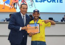 Carlão outorga medalha os “melhores do Esporte” a corredor, laçador, boxeador e lutador de artes marciais – Câmara Municipal de Campo Grande Carlão outorga medalha os “melhores do Esporte" a corredor, laçador, boxeador e lutador de artes marciais - Câmara Municipal de Campo Grande