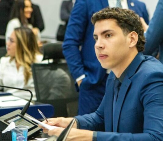 Jean defende valorização de farmacêuticos e lamenta precarização – Câmara Municipal de Campo Grande Jean defende valorização de farmacêuticos e lamenta precarização - Câmara Municipal de Campo Grande