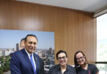 Vereador Carlão entrega Moção a veterinária Andrea Vieira Leher da Dog & Vet Pet Shop – Câmara Municipal de Campo Grande Vereador Carlão entrega Moção a veterinária Andrea Vieira Leher da Dog & Vet Pet Shop - Câmara Municipal de Campo Grande