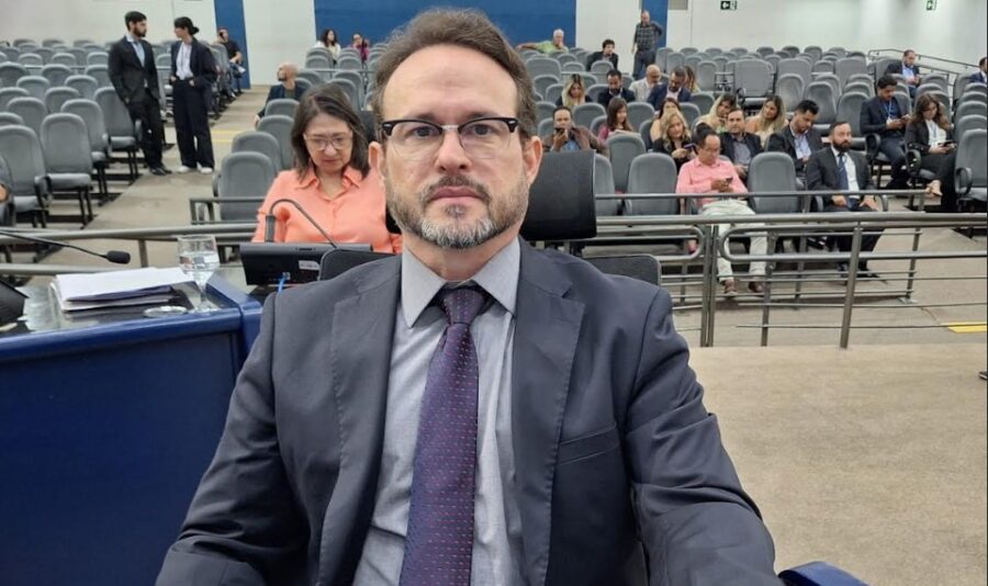 Vereador Dr. Lívio destaca atuação da Câmara Municipal em meio Vereador Dr. Lívio destaca atuação da Câmara Municipal em meio à greve do transporte coletivo - Câmara Municipal de Campo Grande