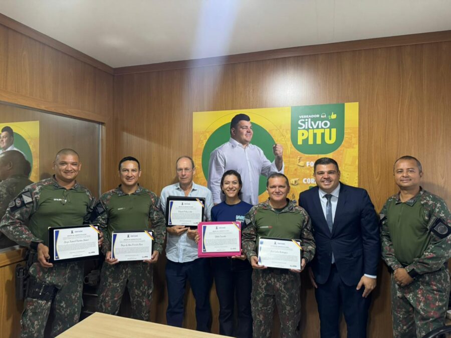 Vereador Silvio Pitu homenageia policiais da PMA e integrantes do Vereador Silvio Pitu homenageia policiais da PMA e integrantes do IASB, vencedores do 1º lugar no Troféu Seriema - Câmara Municipal de Campo Grande