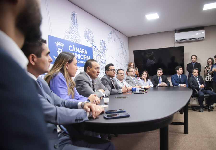Vereadores articulam liberação de recursos junto ao Governo do Estado Vereadores articulam liberação de recursos junto ao Governo do Estado e greve do transporte chega ao fim - Câmara Municipal de Campo Grande