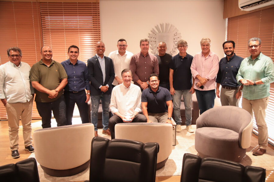 Vereadores convidam governador Riedel para festa de aniversário de 44 Vereadores convidam governador Riedel para festa de aniversário de 44 anos das Moreninhas - Câmara Municipal de Campo Grande