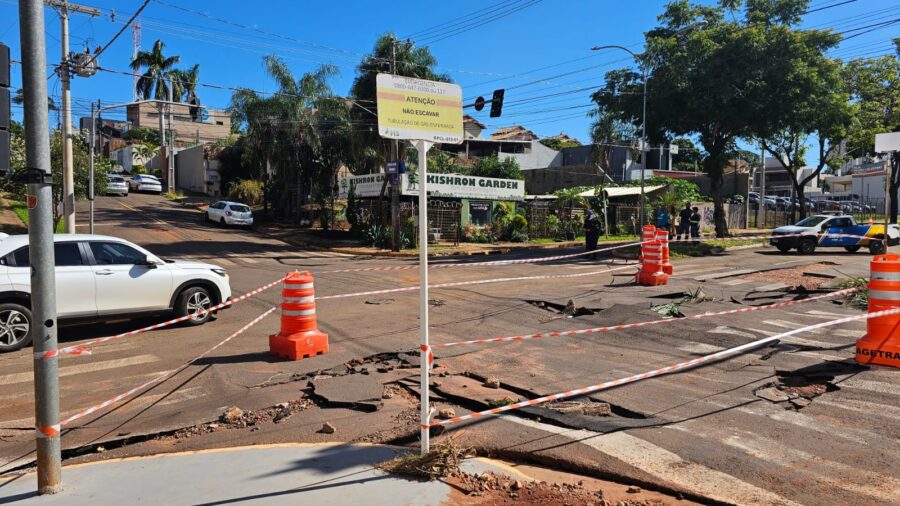 Ronilço Guerreiro cobra estudo de impacto ambiental após destruição de Ronilço Guerreiro cobra estudo de impacto ambiental após destruição de asfalto na Rachid Neder: “Só tapar buraco e recapear não resolve” - Câmara Municipal de Campo Grande