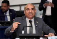 Ronilço Guerreiro comemora aprovação de projeto que barra aumento da taxa do lixo e reforça defesa do contribuinte – Câmara Municipal de Campo Grande Ronilço Guerreiro comemora aprovação de projeto que barra aumento da taxa do lixo e reforça defesa do contribuinte - Câmara Municipal de Campo Grande