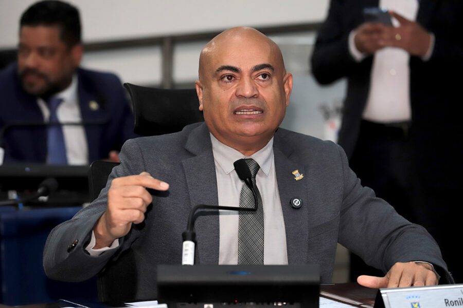 Ronilço Guerreiro comemora aprovação de projeto que barra aumento da Ronilço Guerreiro comemora aprovação de projeto que barra aumento da taxa do lixo e reforça defesa do contribuinte - Câmara Municipal de Campo Grande