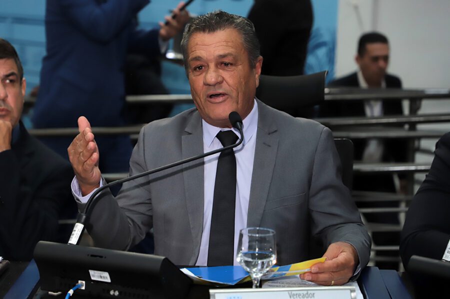 Vereador Delei Pinheiro reforça compromisso com a população ao cobrar Vereador Delei Pinheiro reforça compromisso com a população ao cobrar melhorias em serviços públicos - Câmara Municipal de Campo Grande