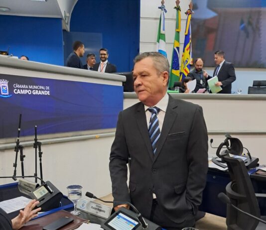 Vereador Delei Pinheiro solicita limpeza no entorno do Córrego Anhanduí – Câmara Municipal de Campo Grande Vereador Delei Pinheiro solicita limpeza no entorno do Córrego Anhanduí - Câmara Municipal de Campo Grande