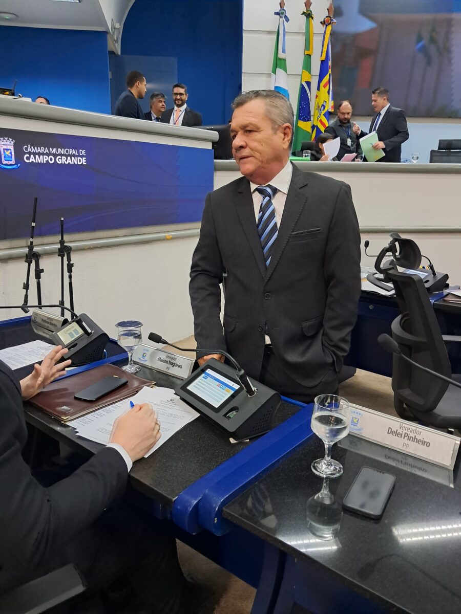 Vereador Delei Pinheiro solicita limpeza no entorno do Córrego Anhanduí Vereador Delei Pinheiro solicita limpeza no entorno do Córrego Anhanduí - Câmara Municipal de Campo Grande