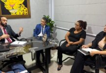 Landmark participa de reunião com assistentes de educação infantil e reforça apoio à negociação com a Prefeitura – Câmara Municipal de Campo Grande Landmark participa de reunião com assistentes de educação infantil e reforça apoio à negociação com a Prefeitura - Câmara Municipal de Campo Grande