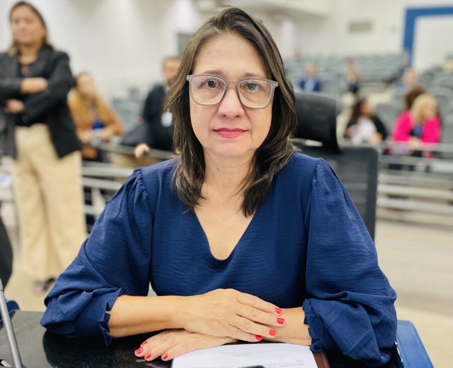 Luiza Ribeiro reforça pressão contra IPTU e taxa do lixo Luiza Ribeiro reforça pressão contra IPTU e taxa do lixo em audiência pública na Câmara - Câmara Municipal de Campo Grande