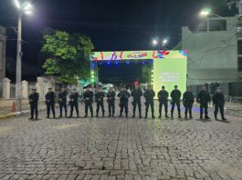 Polícia Militar cumpre mandado de prisão durante o Carnaval de Corumbá Polícia Militar cumpre mandado de prisão durante o Carnaval de Corumbá