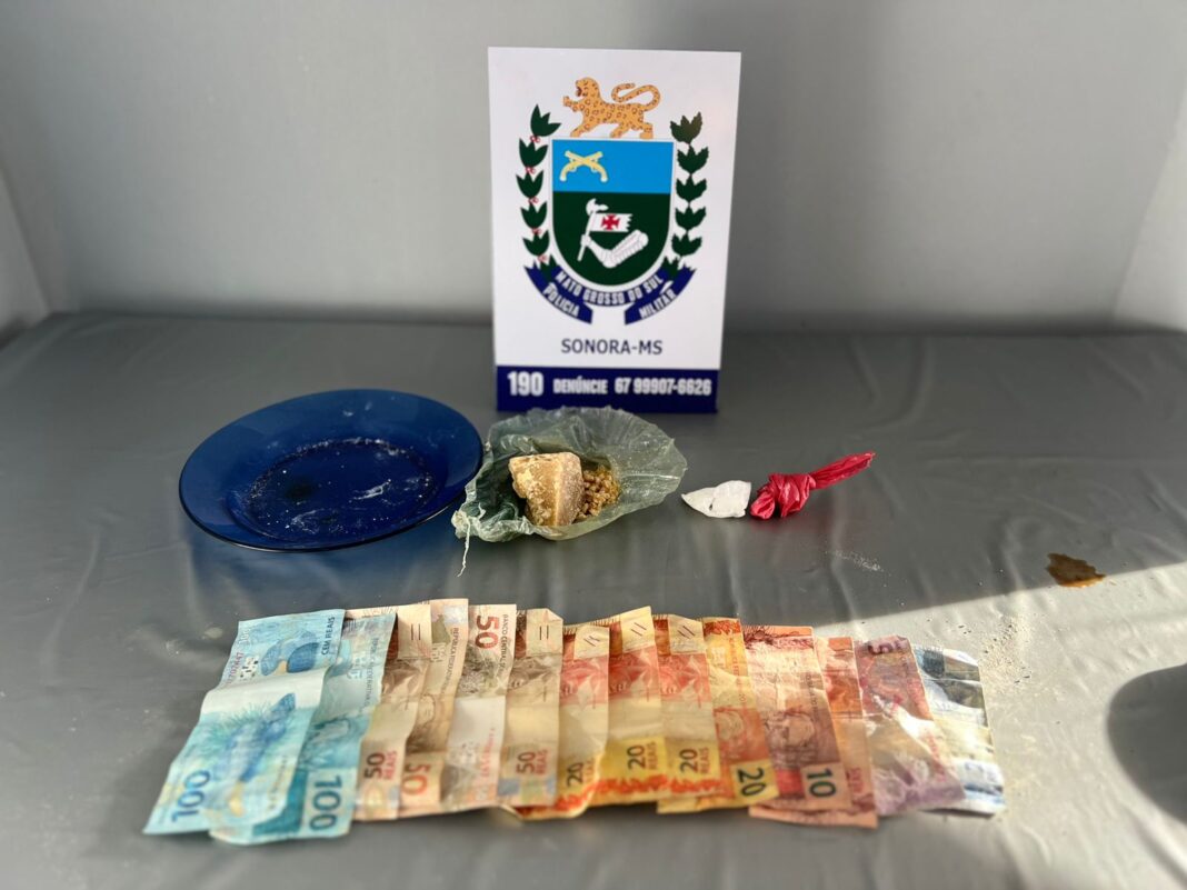 Polícia Militar prende homem por tráfico de drogas e fecha Polícia Militar prende homem por tráfico de drogas e fecha boca de fumo em Sonora