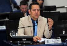 Vereador Clodoilson Pires cobra solução após paralisação de atendimentos no Conselho Tutelar da Região Sul – Câmara Municipal de Campo Grande Vereador Clodoilson Pires cobra solução após paralisação de atendimentos no Conselho Tutelar da Região Sul - Câmara Municipal de Campo Grande