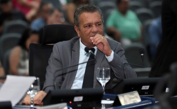 Vereador Delei Pinheiro destaca importância do Fevereiro Laranja e Roxo Vereador Delei Pinheiro destaca importância do Fevereiro Laranja e Roxo em defesa da saúde e da vida - Câmara Municipal de Campo Grande